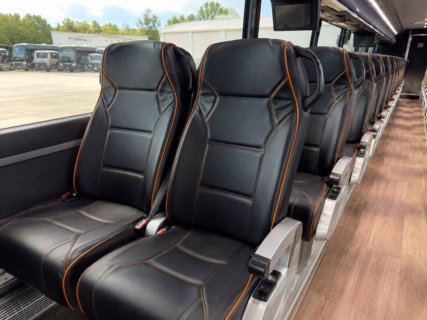 centennial airport shuttle bus rentals for private groups
